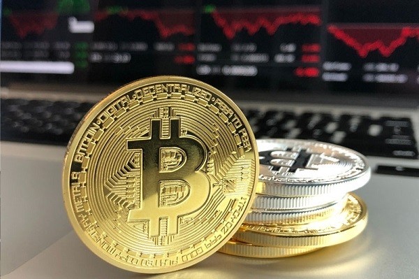 bitcoin-altalenante:-a-100mila-dollari-entro-fine-anno?